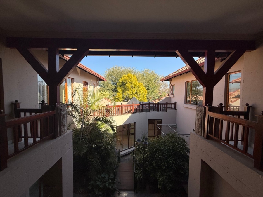 5 Bedroom Property for Sale in Birdwood Estate North West
